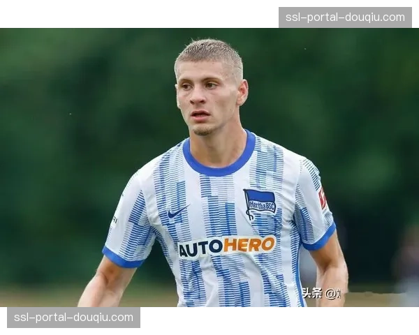 官方：沙尔克04传奇球员、现任形象大使利布拉达因心脏病去世，享年78岁