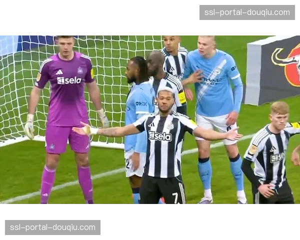 争议判罚：VAR介入取消亚特兰大进球，认定手球在先进球无效